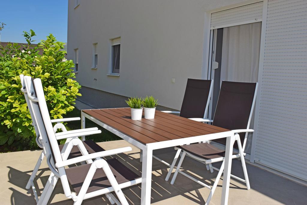Apartments Roses Stobreč Exterior foto