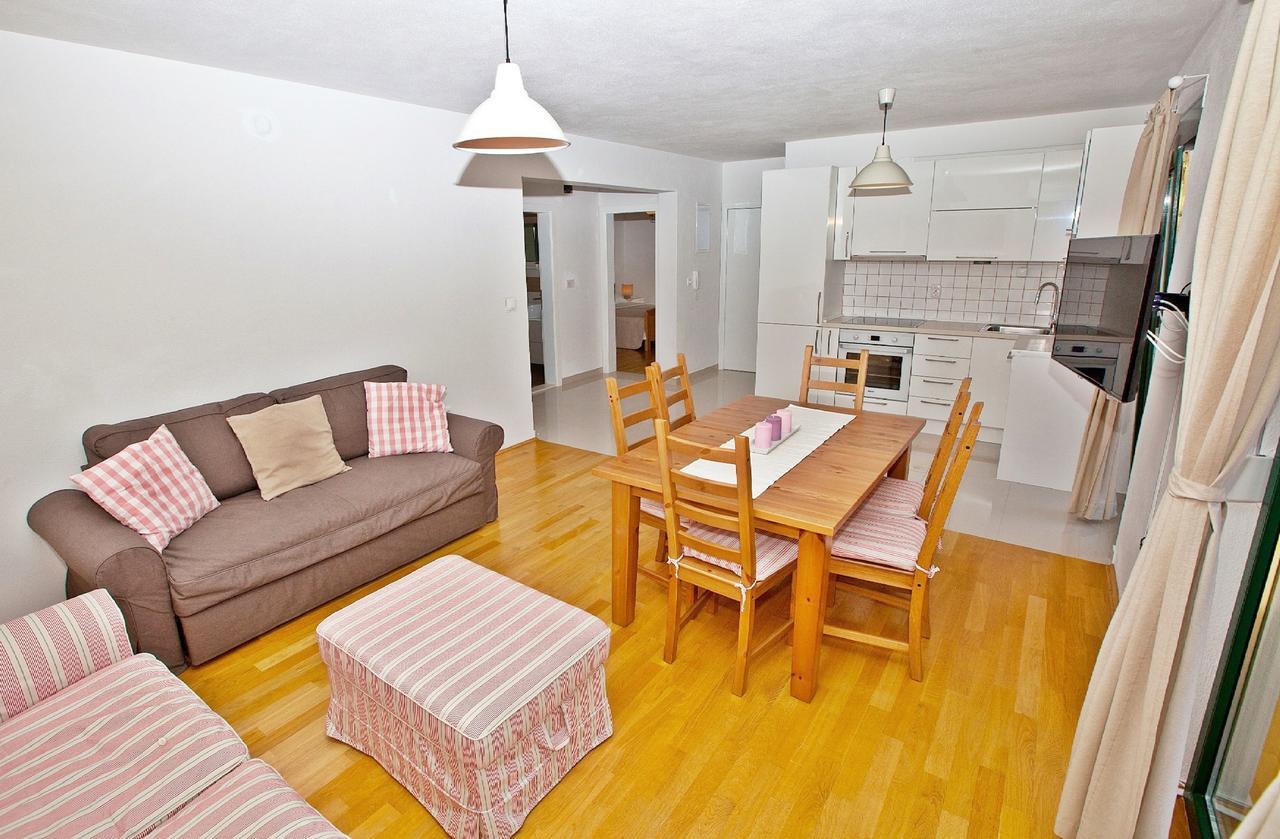 Apartments Roses Stobreč Exterior foto