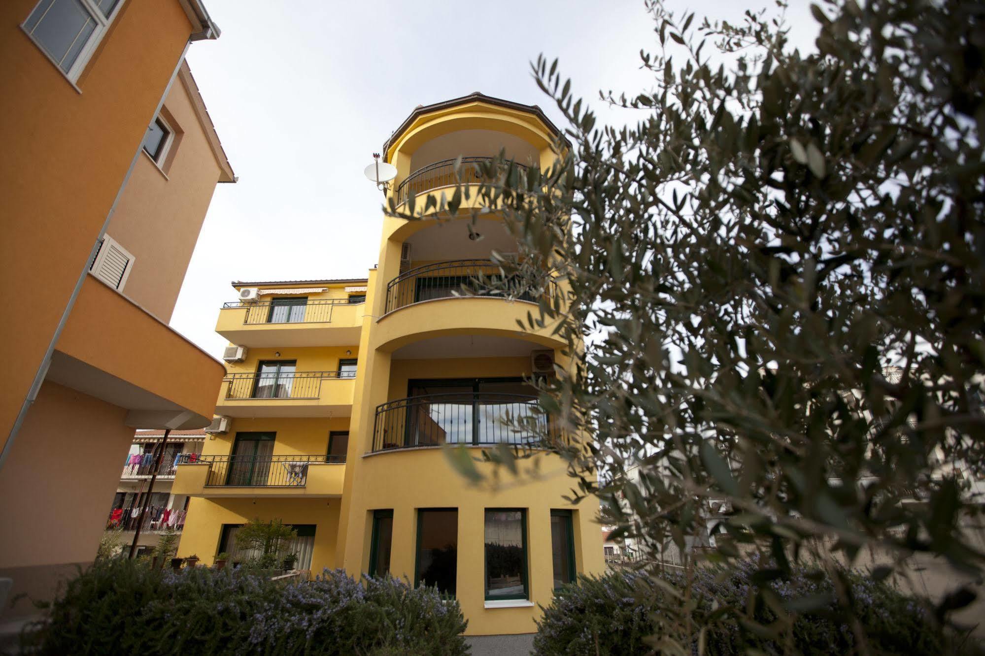 Apartments Roses Stobreč Exterior foto